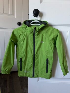 Trespass wind & rain proof jacket.